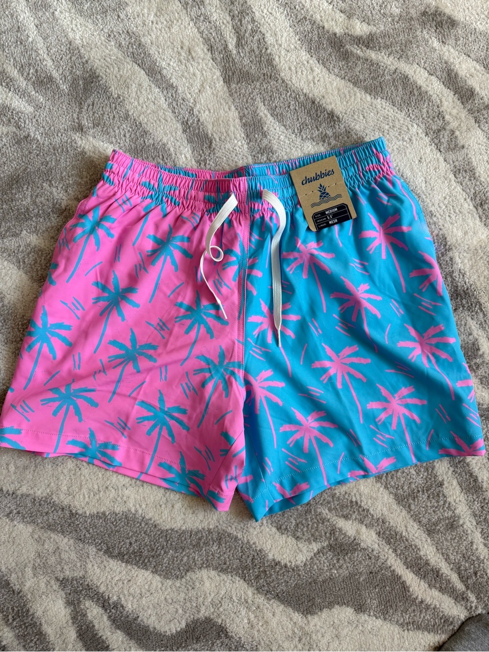 Chubbies Split color 5.5" Swim Trunks Mens Size M  NWT